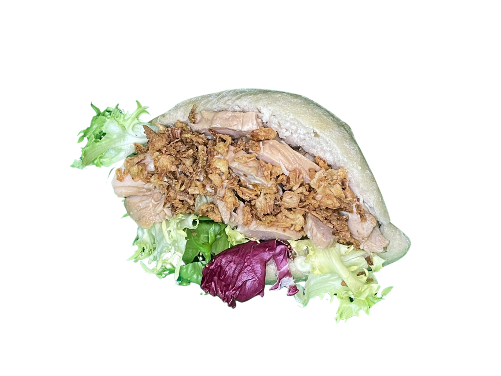 Bocadillo con Pechuga de Pollo, Salsa César, Cebolla crujiente y Lechuga